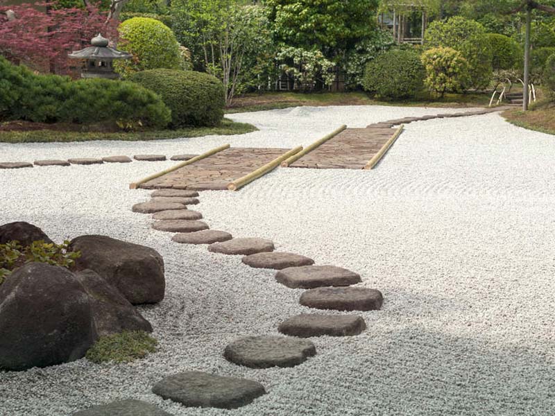 Ideas del mundo para decorar tu jardín con piedras naturales